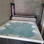 Appartement Cosy Cadre Idyllique Option Spa, Sauna , Piscine *